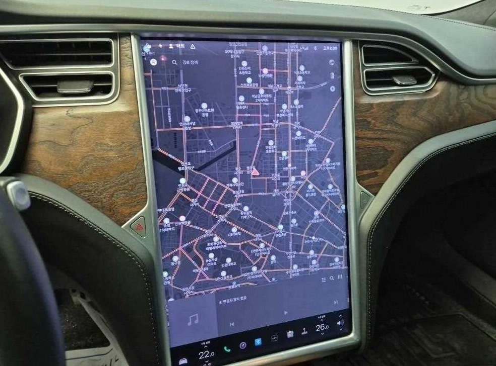 테슬라 모델 S 90D 사진 14