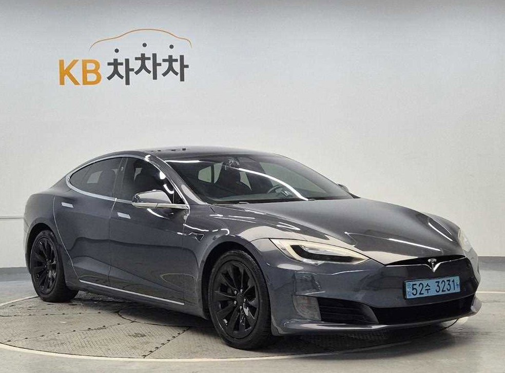 테슬라 모델 S 90D 사진 4