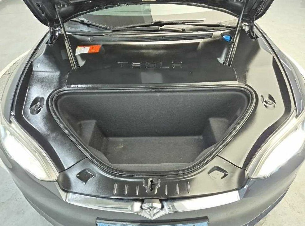 테슬라 모델 S 90D 사진 5