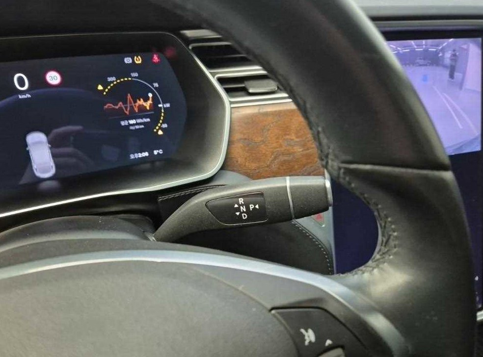 테슬라 모델 S 90D 사진 8