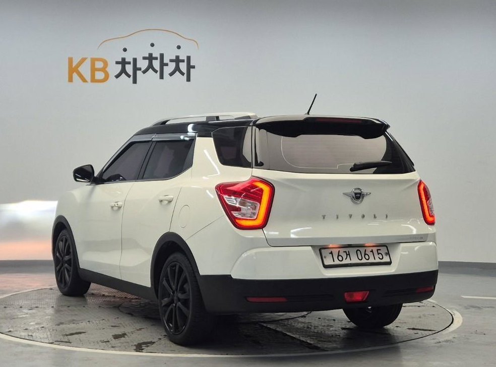 KG모빌리티(쌍용)  티볼리 2WD 디젤 1.6 IX 사진 2