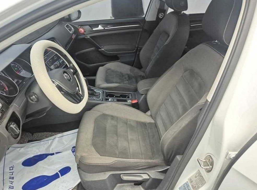 폭스바겐 골프 2.0 TDI 사진 11