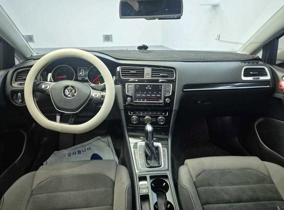 폭스바겐 골프 2.0 TDI 사진 7