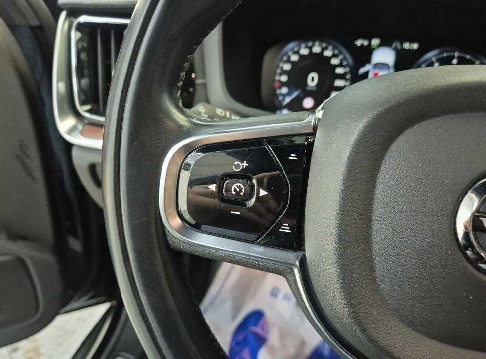 볼보 V60 2.0 B5 프로 AWD 사진 16