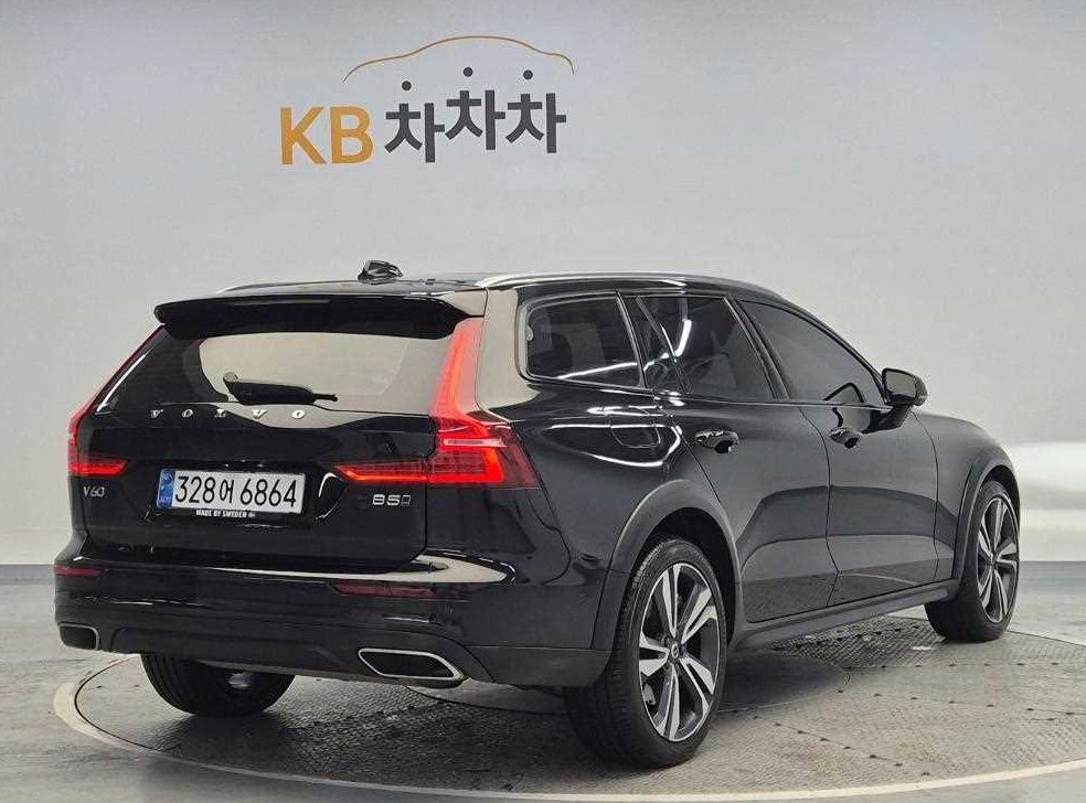 볼보 V60 2.0 B5 프로 AWD 사진 3