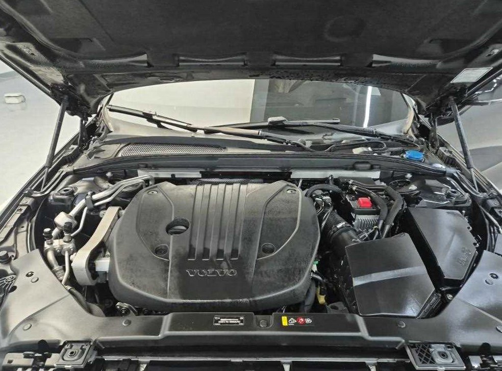 볼보 V60 2.0 B5 프로 AWD 사진 5