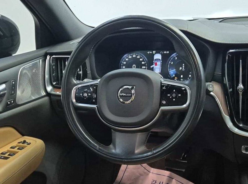 볼보 V60 2.0 B5 프로 AWD 사진 9