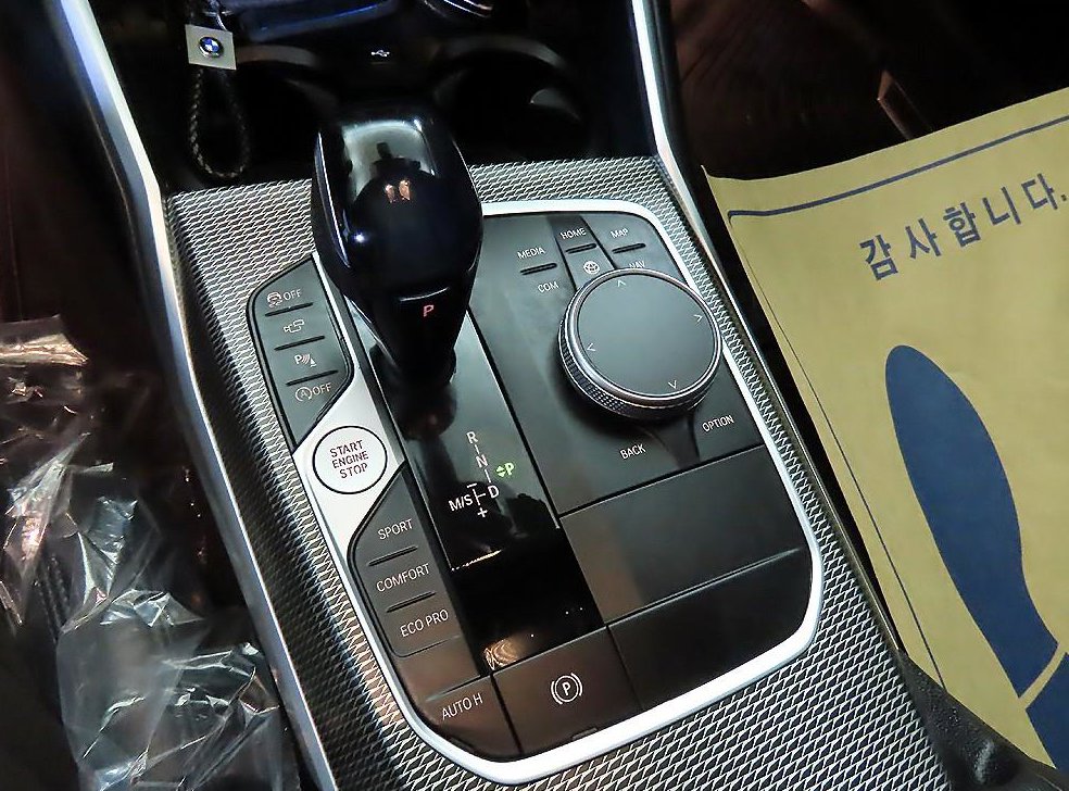 BMW 3시리즈 320d 투어링 M 스포츠 사진 12