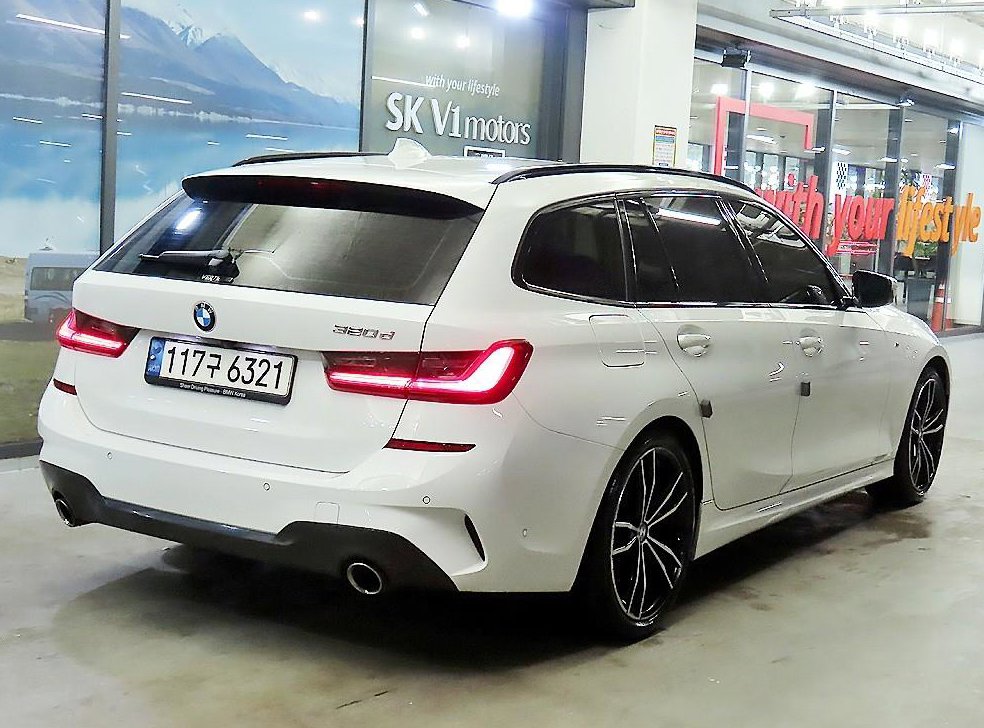 BMW 3시리즈 320d 투어링 M 스포츠 사진 4