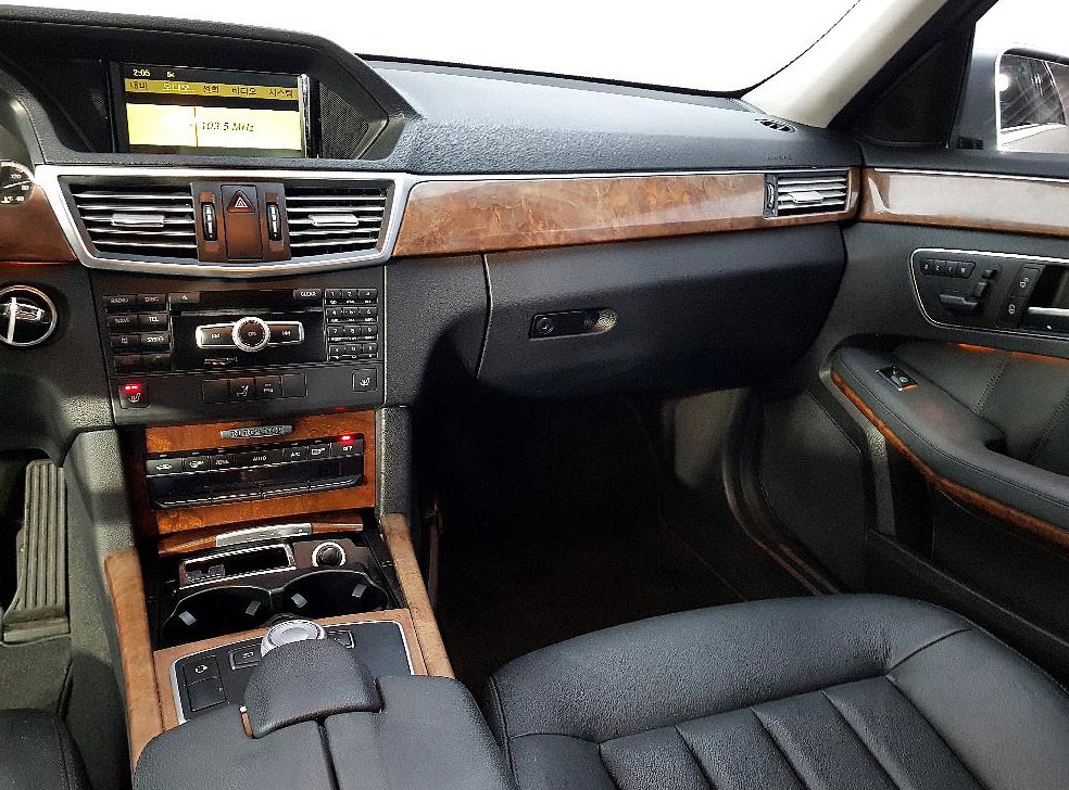 벤츠 E 클래스 E300 엘레강스 사진 10