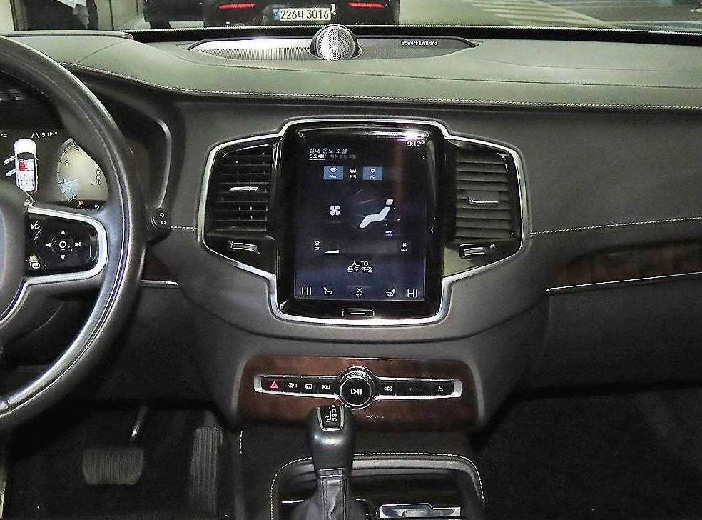 볼보 XC90 2.0 T6 AWD 사진 11