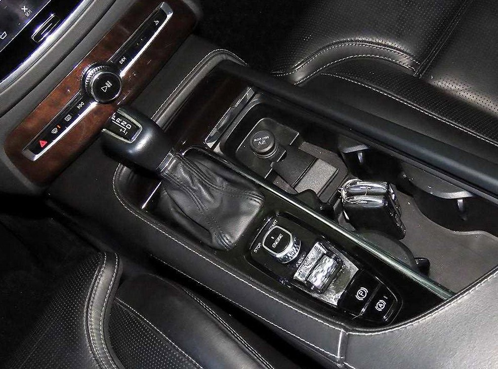 볼보 XC90 2.0 T6 AWD 사진 12