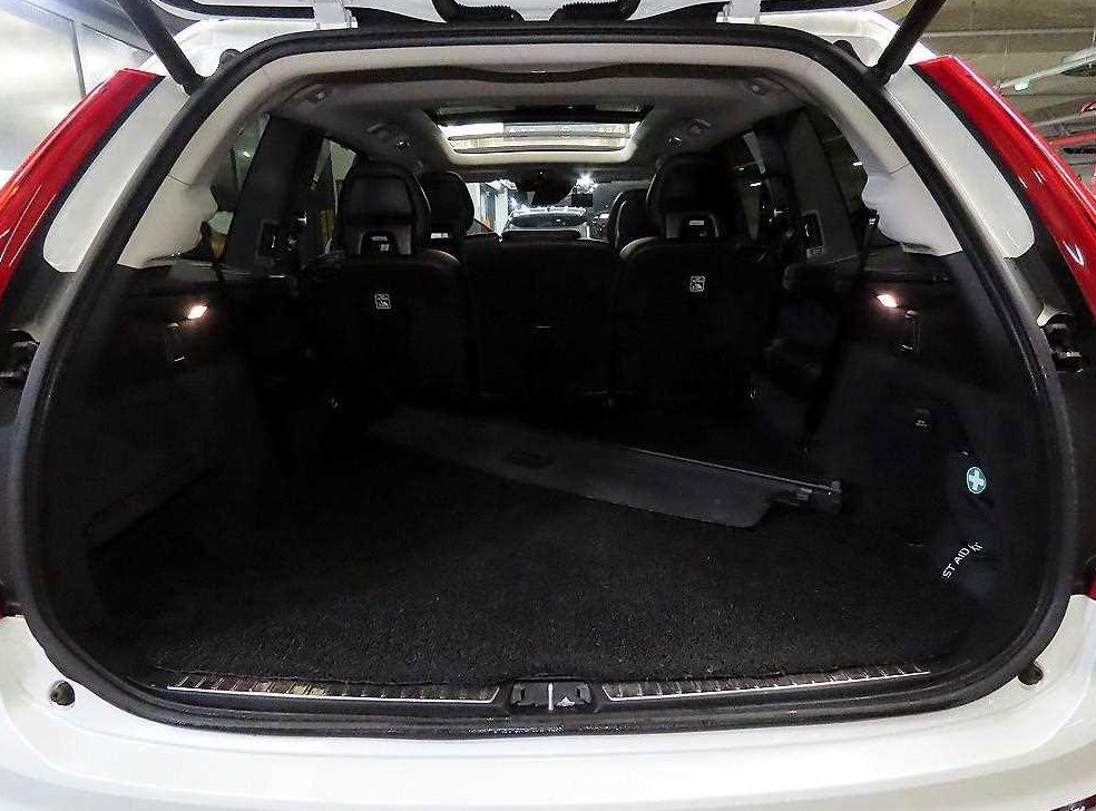 볼보 XC90 2.0 T6 AWD 사진 17