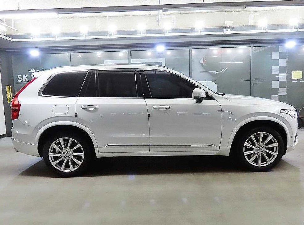 볼보 XC90 2.0 T6 AWD 사진 3