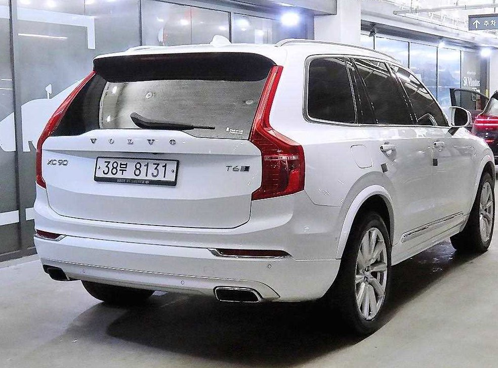 볼보 XC90 2.0 T6 AWD 사진 4