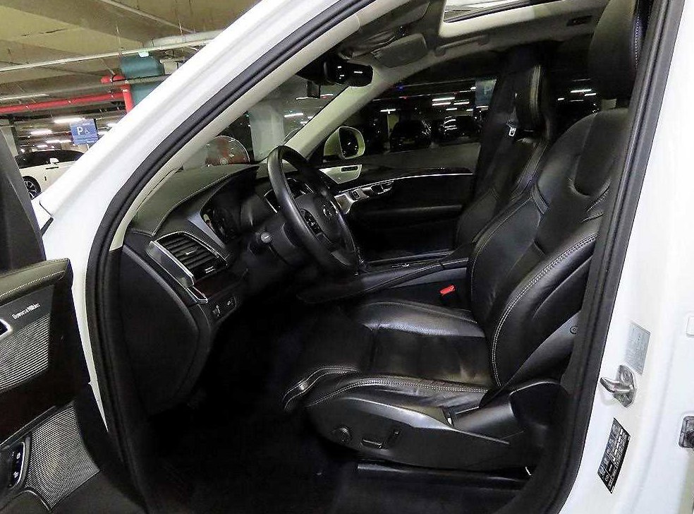 볼보 XC90 2.0 T6 AWD 사진 6