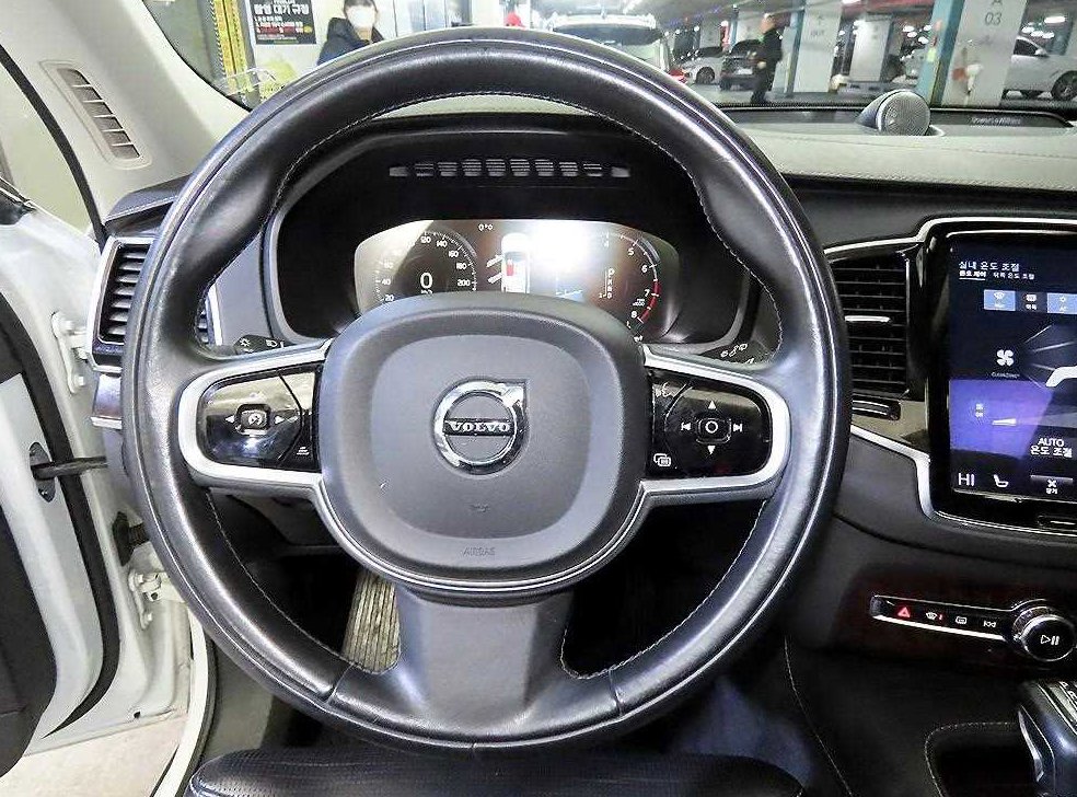 볼보 XC90 2.0 T6 AWD 사진 8