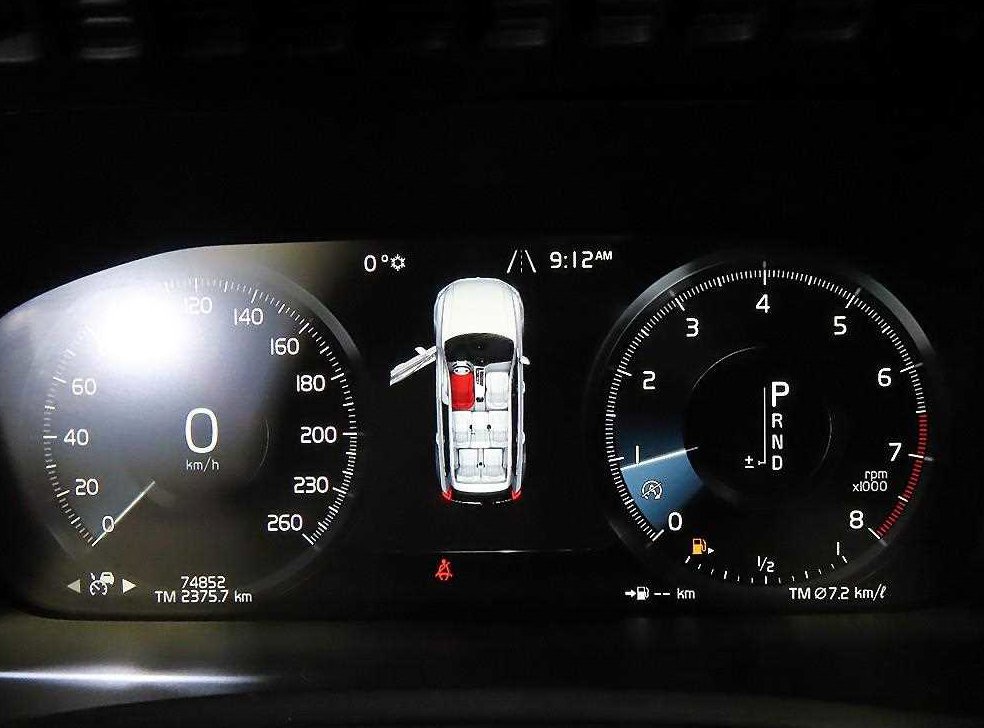 볼보 XC90 2.0 T6 AWD 사진 9