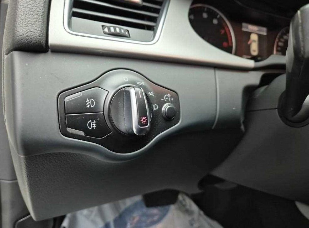 아우디 A4 2.0 TFSI 콰트로 사진 16