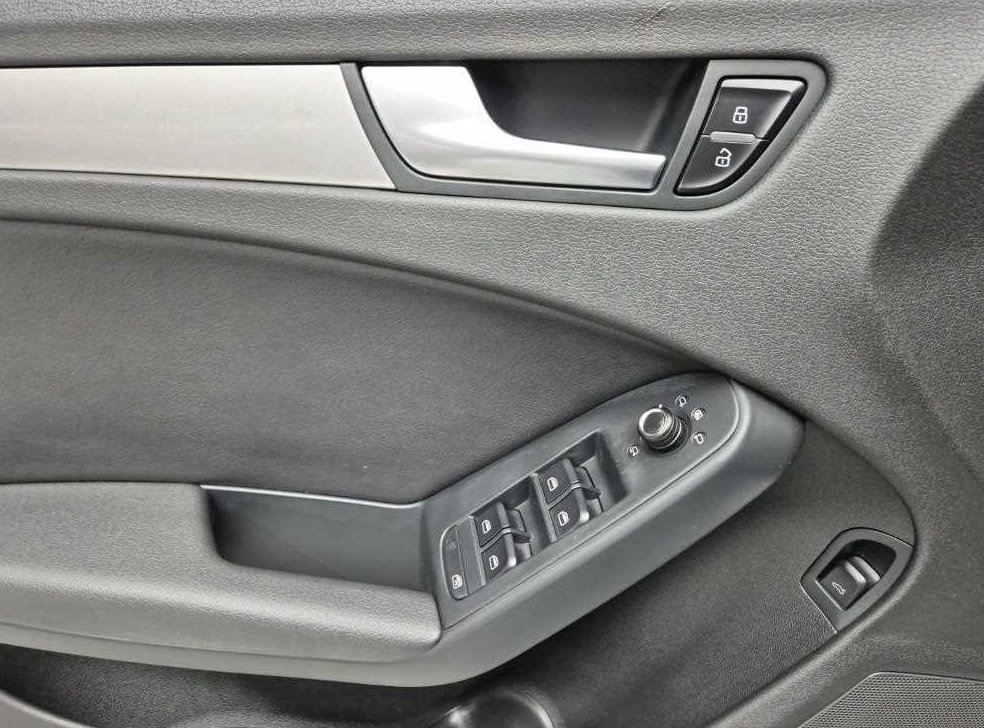 아우디 A4 2.0 TFSI 콰트로 사진 17