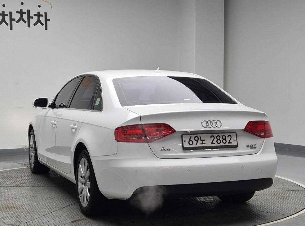 아우디 A4 2.0 TFSI 콰트로 사진 2