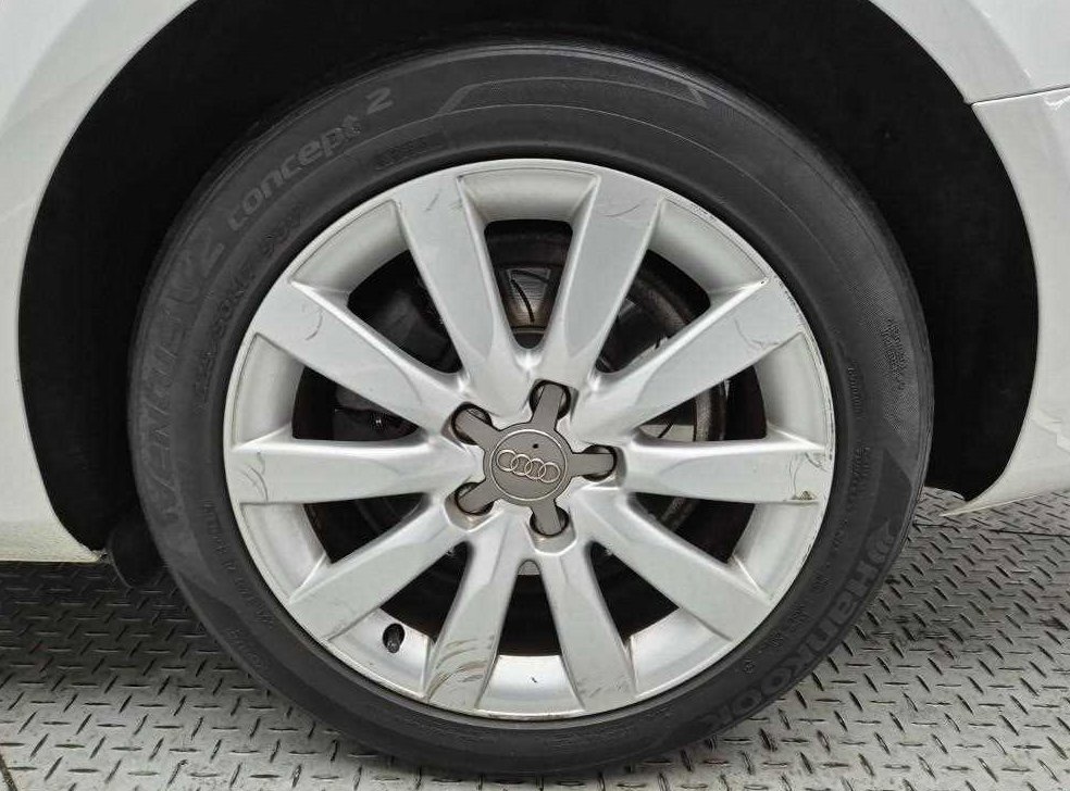 아우디 A4 2.0 TFSI 콰트로 사진 20