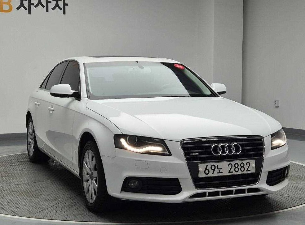 아우디 A4 2.0 TFSI 콰트로 사진 4