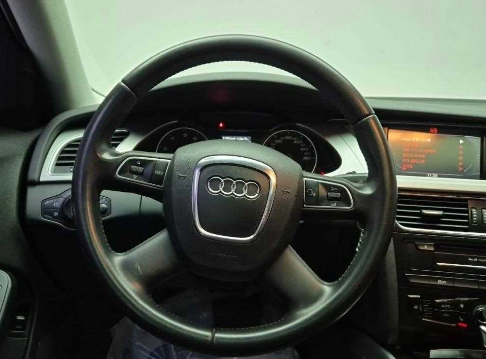 아우디 A4 2.0 TFSI 콰트로 사진 8