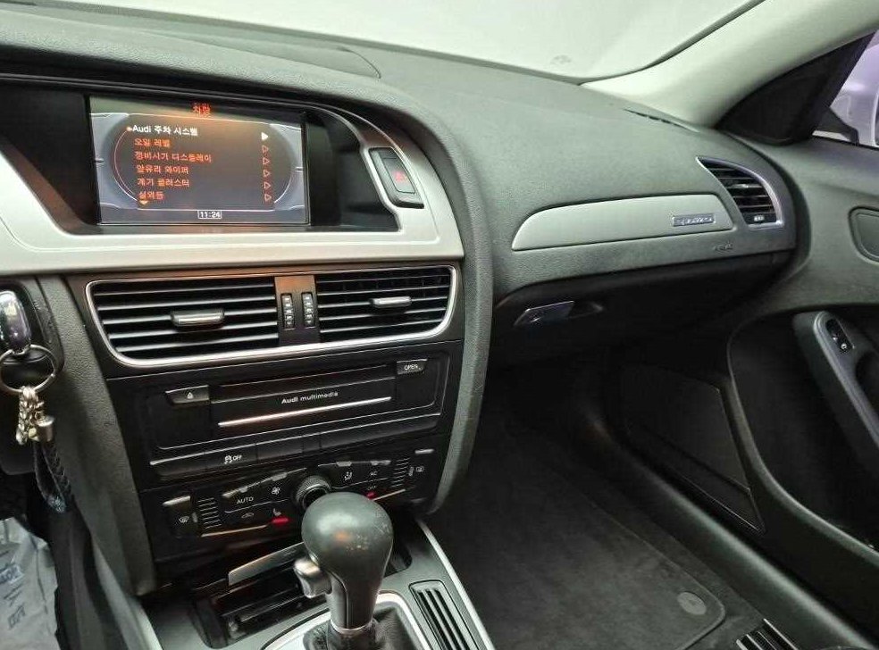 아우디 A4 2.0 TFSI 콰트로 사진 9