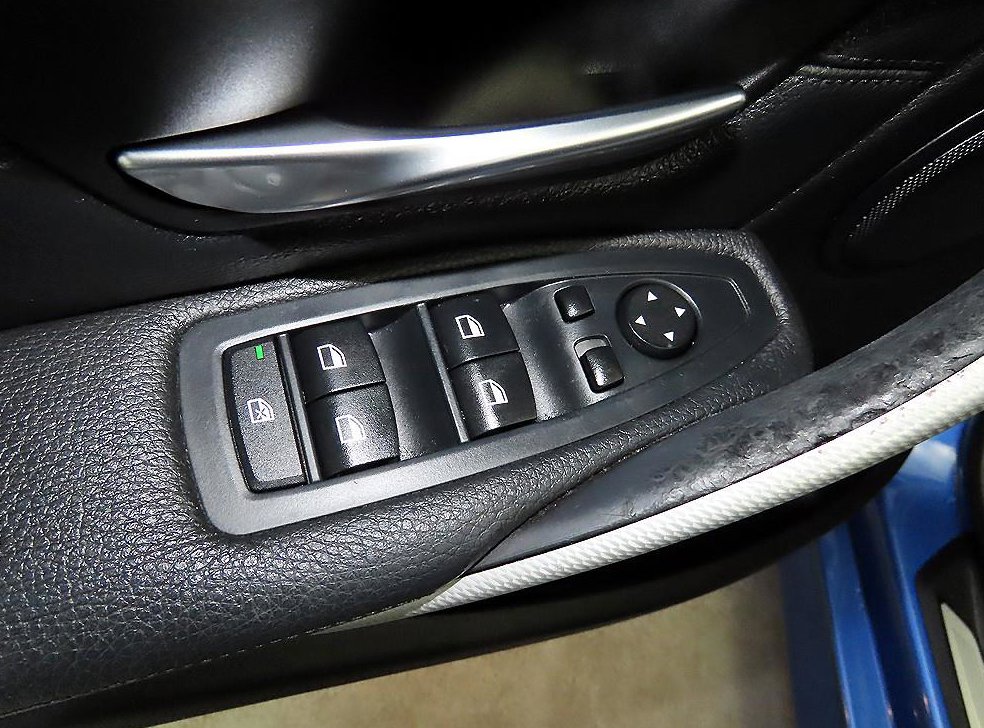 BMW 3시리즈 320d 투어링 M 퍼포먼스 에디션 사진 13