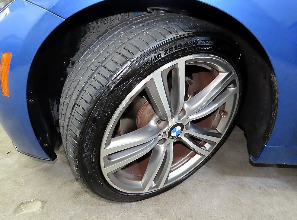 BMW 3시리즈 320d 투어링 M 퍼포먼스 에디션 사진 20