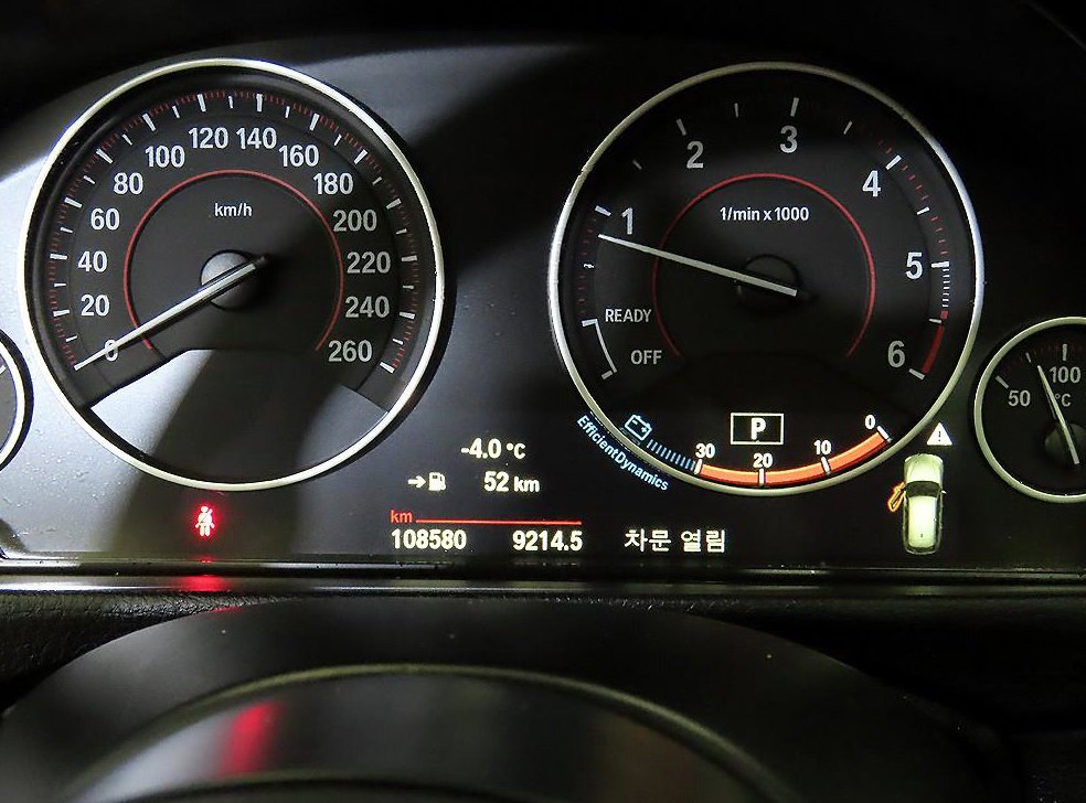 BMW 3시리즈 320d 투어링 M 퍼포먼스 에디션 사진 9