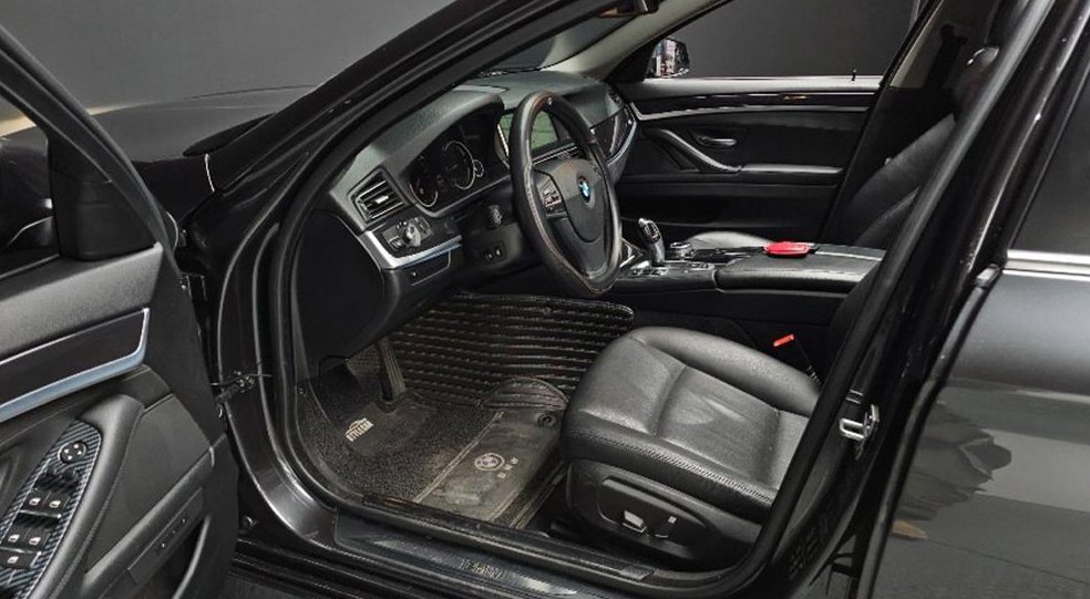 BMW 5시리즈 520d xDrive 사진 10