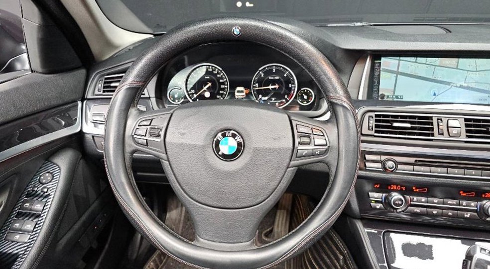 BMW 5시리즈 520d xDrive 사진 12