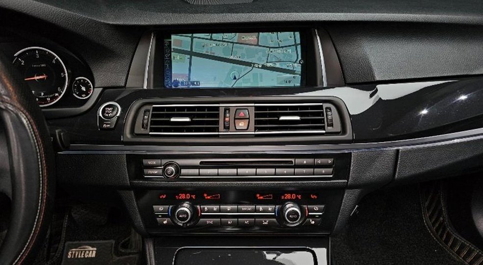 BMW 5시리즈 520d xDrive 사진 13