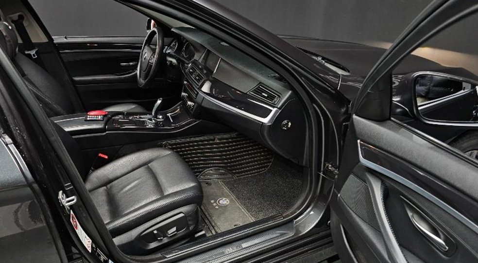 BMW 5시리즈 520d xDrive 사진 9