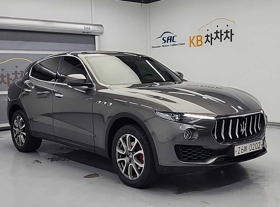 마세라티 르반떼 3.0 디젤 AWD 럭셔리 사진 4