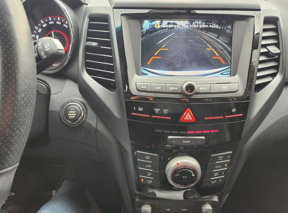 KG모빌리티(쌍용)  티볼리 디젤 2WD 1.6 LX 사진 16