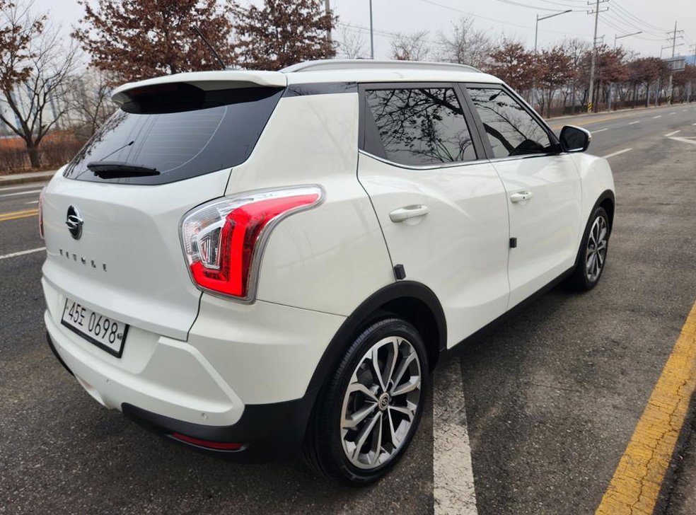 KG모빌리티(쌍용)  티볼리 디젤 2WD 1.6 LX 사진 3