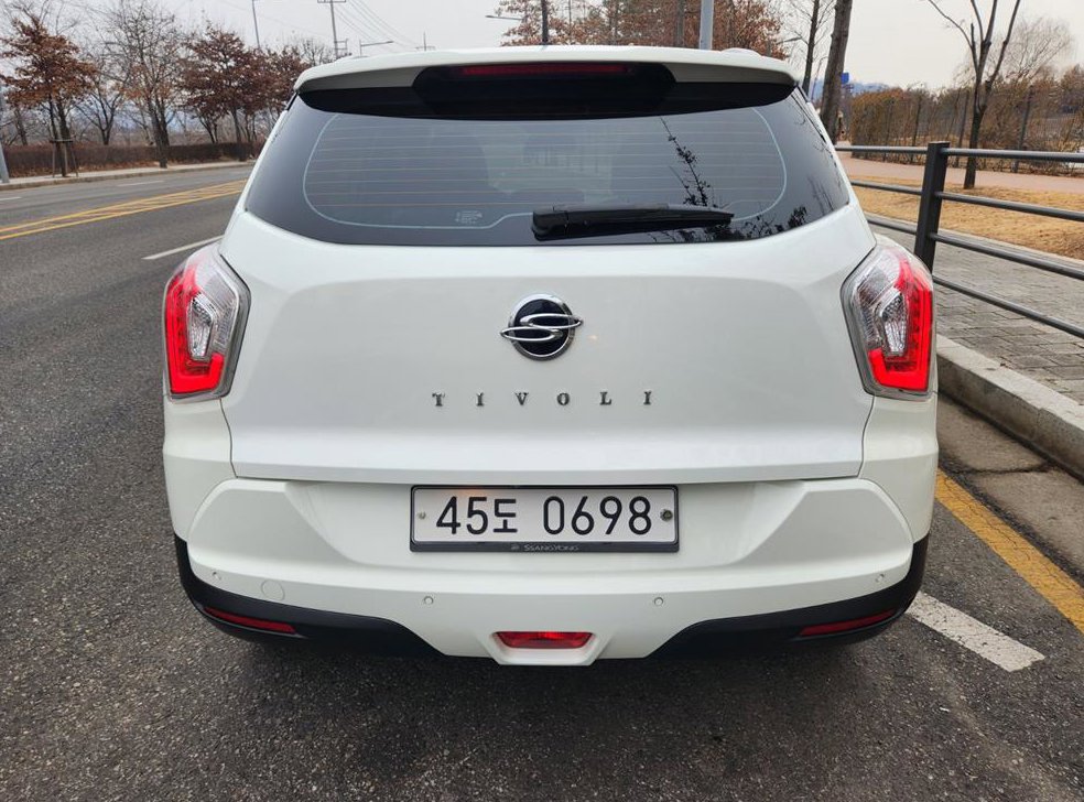 KG모빌리티(쌍용)  티볼리 디젤 2WD 1.6 LX 사진 4