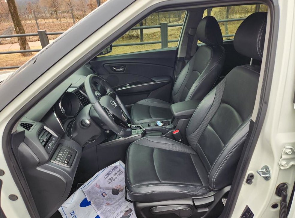 KG모빌리티(쌍용)  티볼리 디젤 2WD 1.6 LX 사진 9