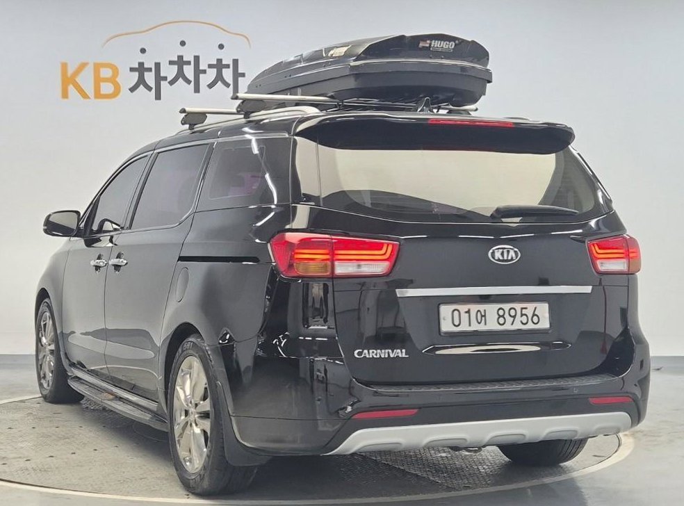 기아 카니발 디젤 9인승 프레스티지 사진 2