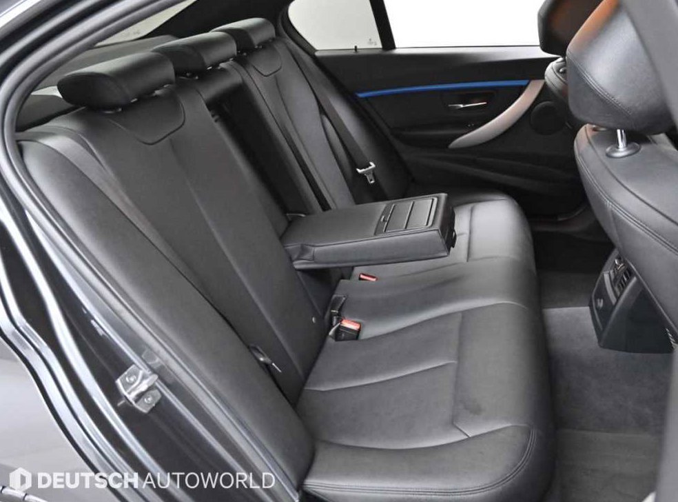 BMW 3시리즈 320i M 스포츠 사진 12