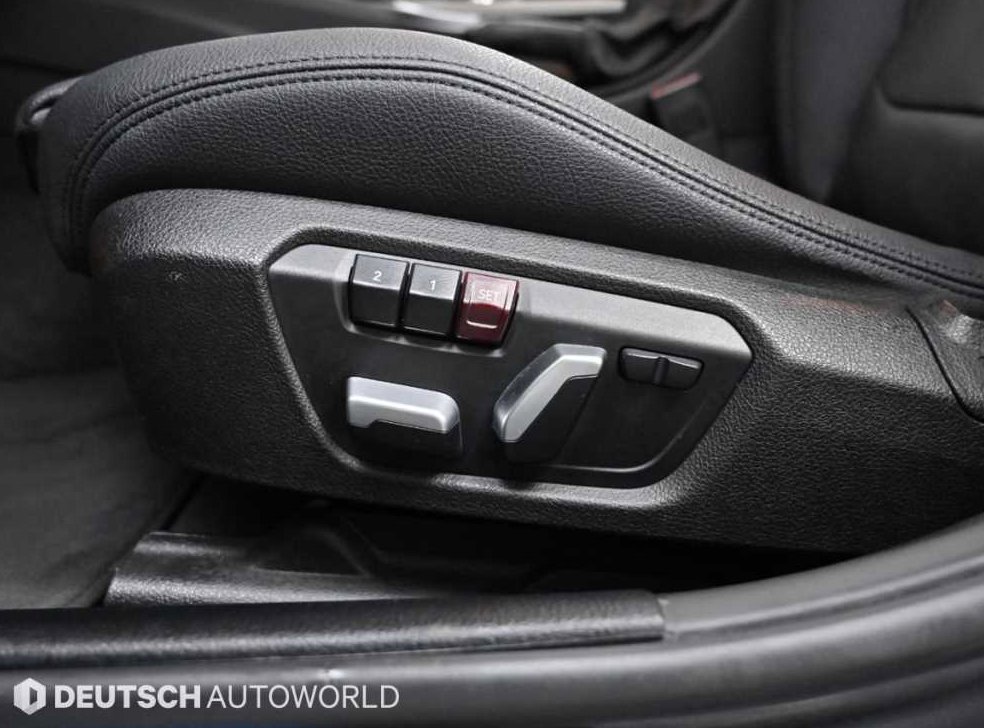 BMW 3시리즈 320i M 스포츠 사진 16