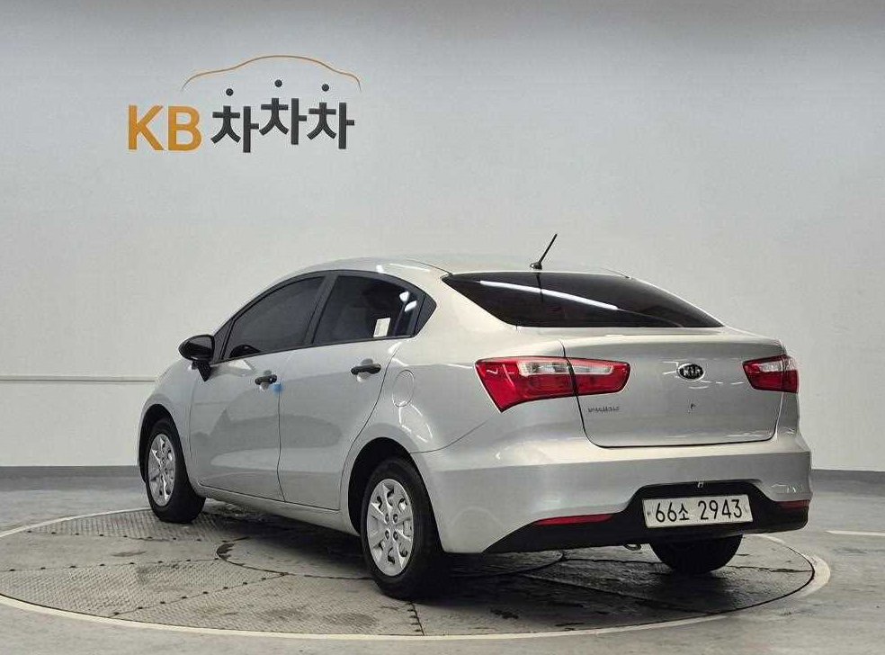 기아 프라이드 4DR 1.4 MPI 디럭스 사진 2