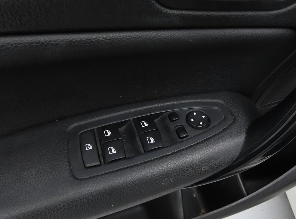 BMW 1시리즈 118d 어반 사진 13