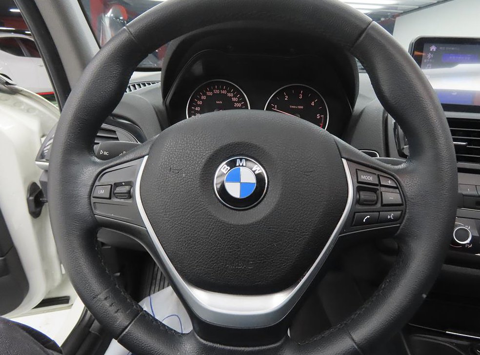 BMW 1시리즈 118d 어반 사진 7