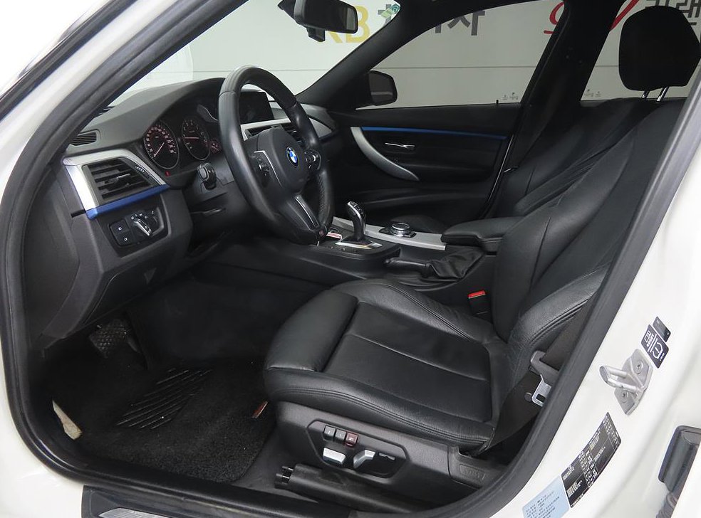 BMW 3시리즈 328i M 스포츠 사진 5