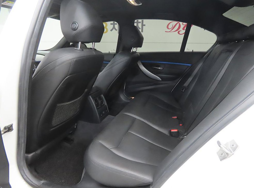BMW 3시리즈 328i M 스포츠 사진 6