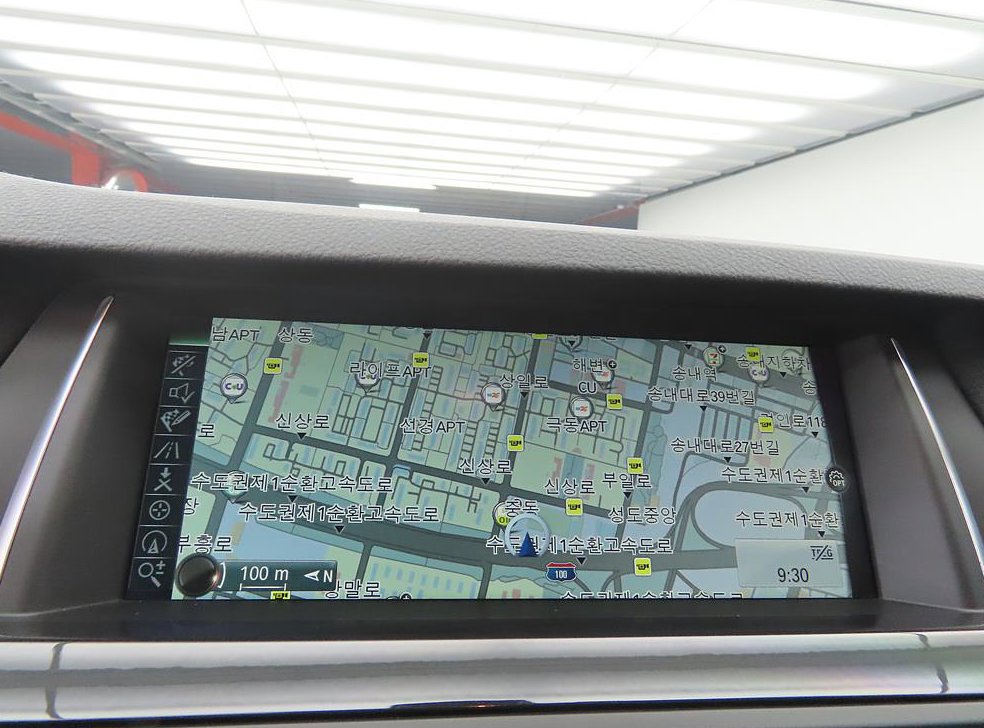 BMW 5시리즈 520d xDrive 사진 13
